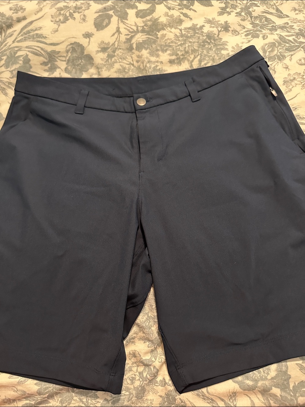lululemon athletica Men's Navy Flat-Front Performance Shorts